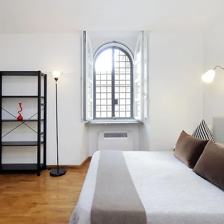 Maecenas Loft شقة