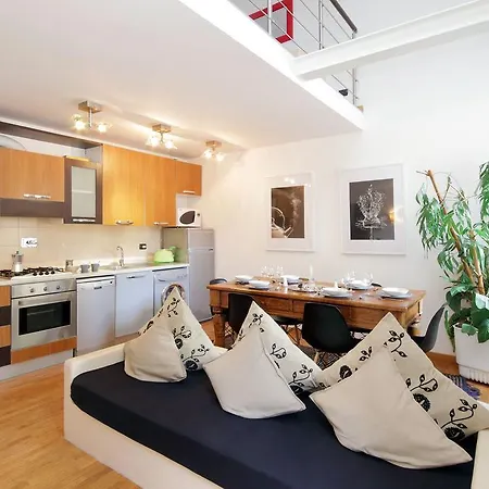 Maecenas Loft شقة *